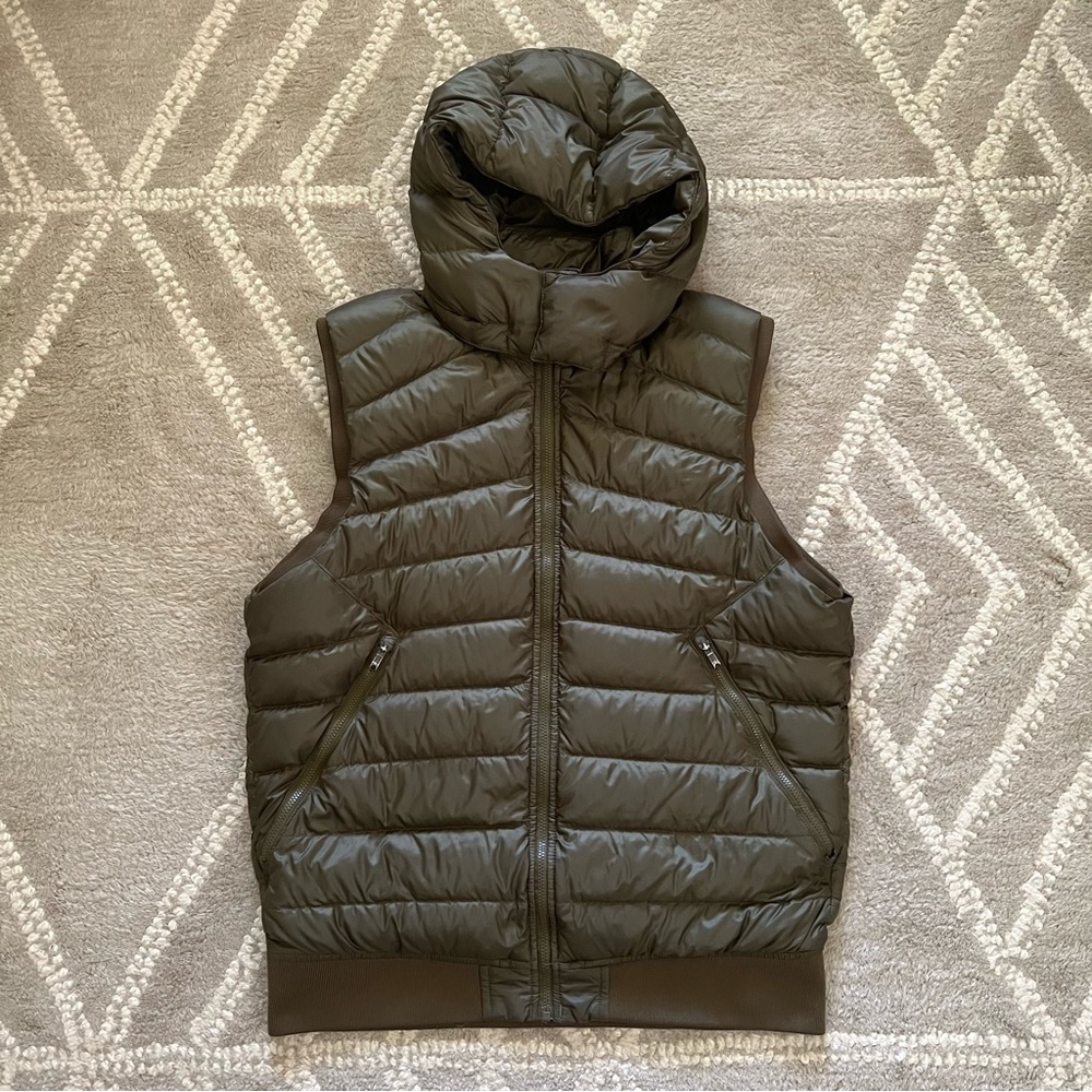 Lululemon Get Up Get Down 800 Goose Down Hooded Vest Green Medium